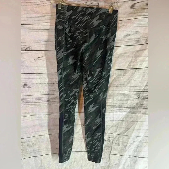 Nike camo dri-fit leggings - Picture 3 of 6